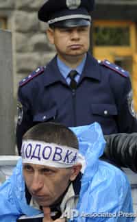 «Авдет» возобновил голодовку в Киеве